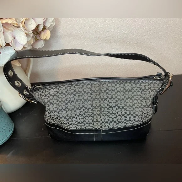 Vintage Coach Signature Bag - Picture 2 of 3